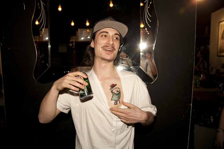 Taji Gallery Bar Bomb 35